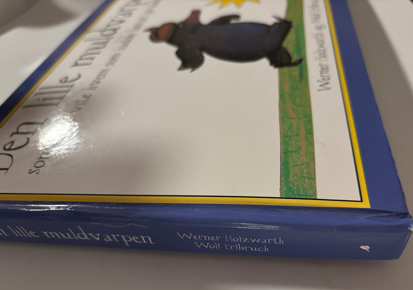 Holzwarth, Werner: Den lille muldvarpen som ville vite hvem som hadde bæsjet på hodet hans - Stor pop-up utgave