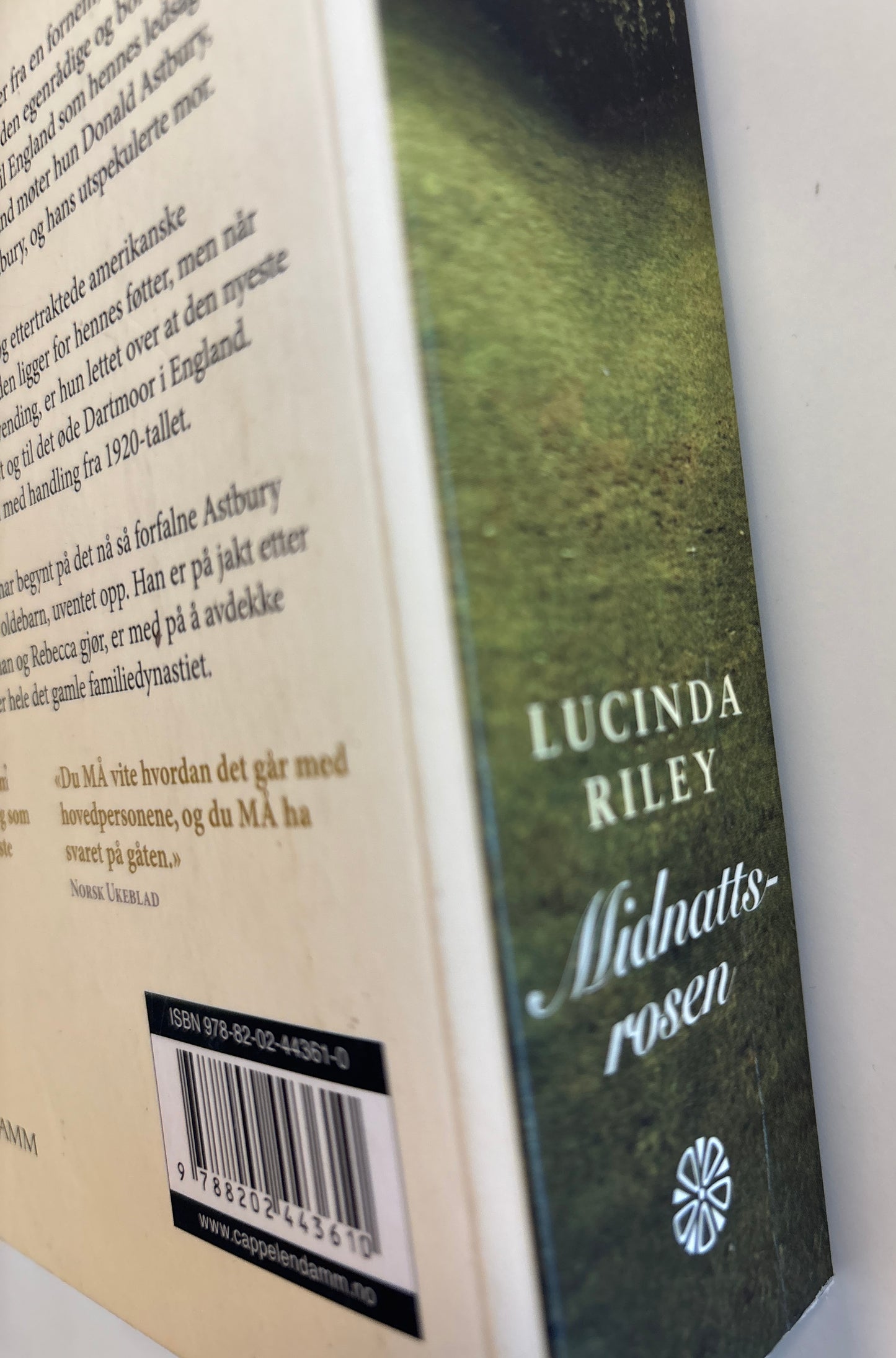 Riley, Lucinda: Midnattsrosen