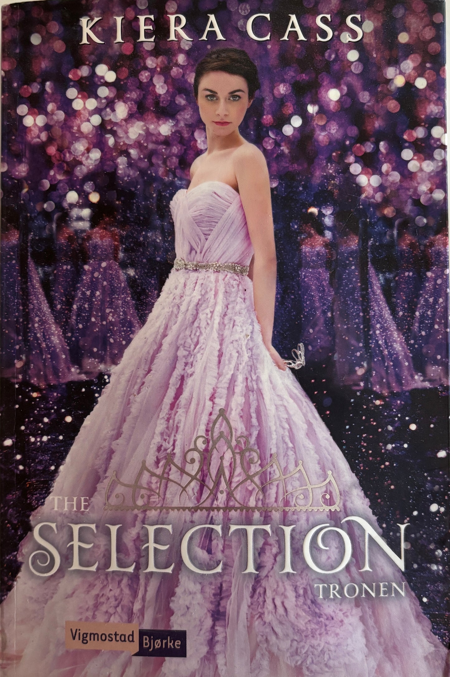 Kass, Ciera: The Selection: Tronen