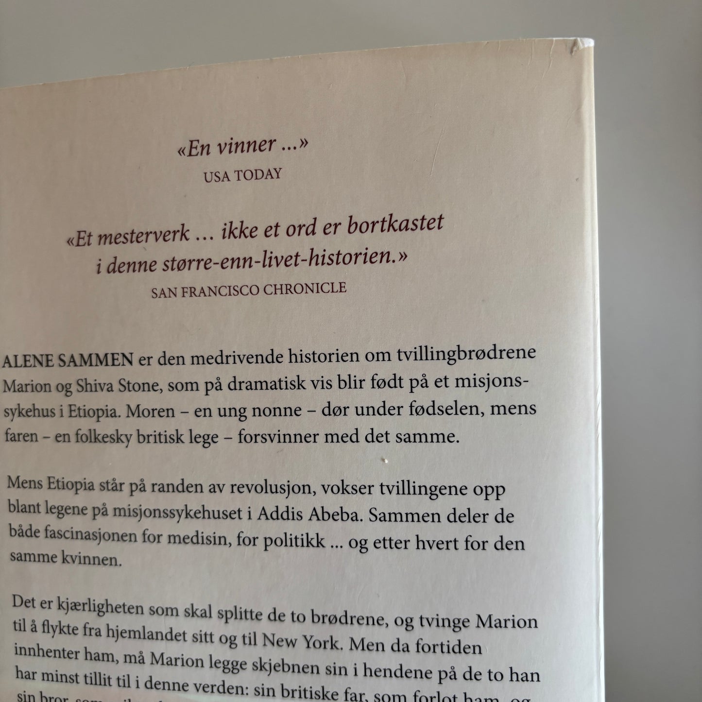 Verghese, Abraham: Alene sammen