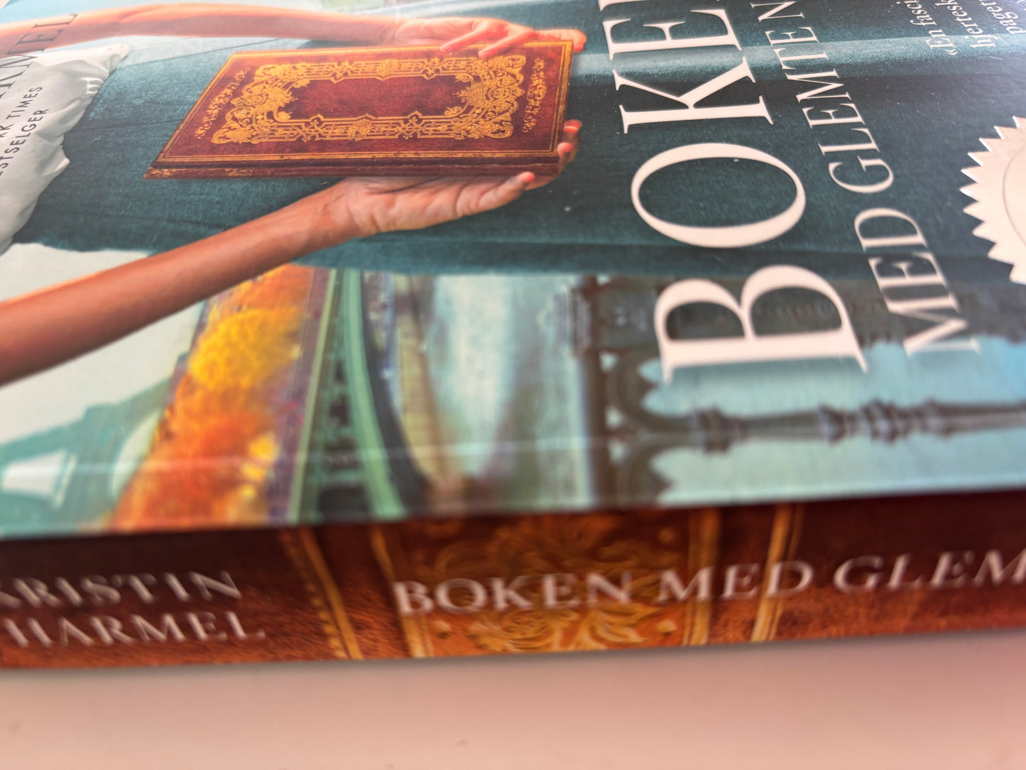Harmel, Kristin: Boken med glemte navn