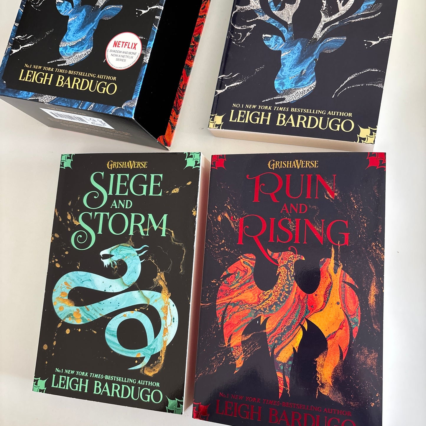Bardugo, Leigh: Shadow and bone Trilogy