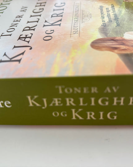 Toner av kjærlighet og krig - Santa Montefiore (pocket)
