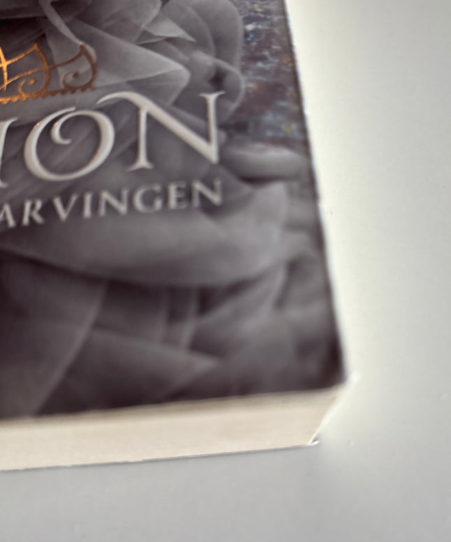 Kass, Ciera: The Selection: Arvingen