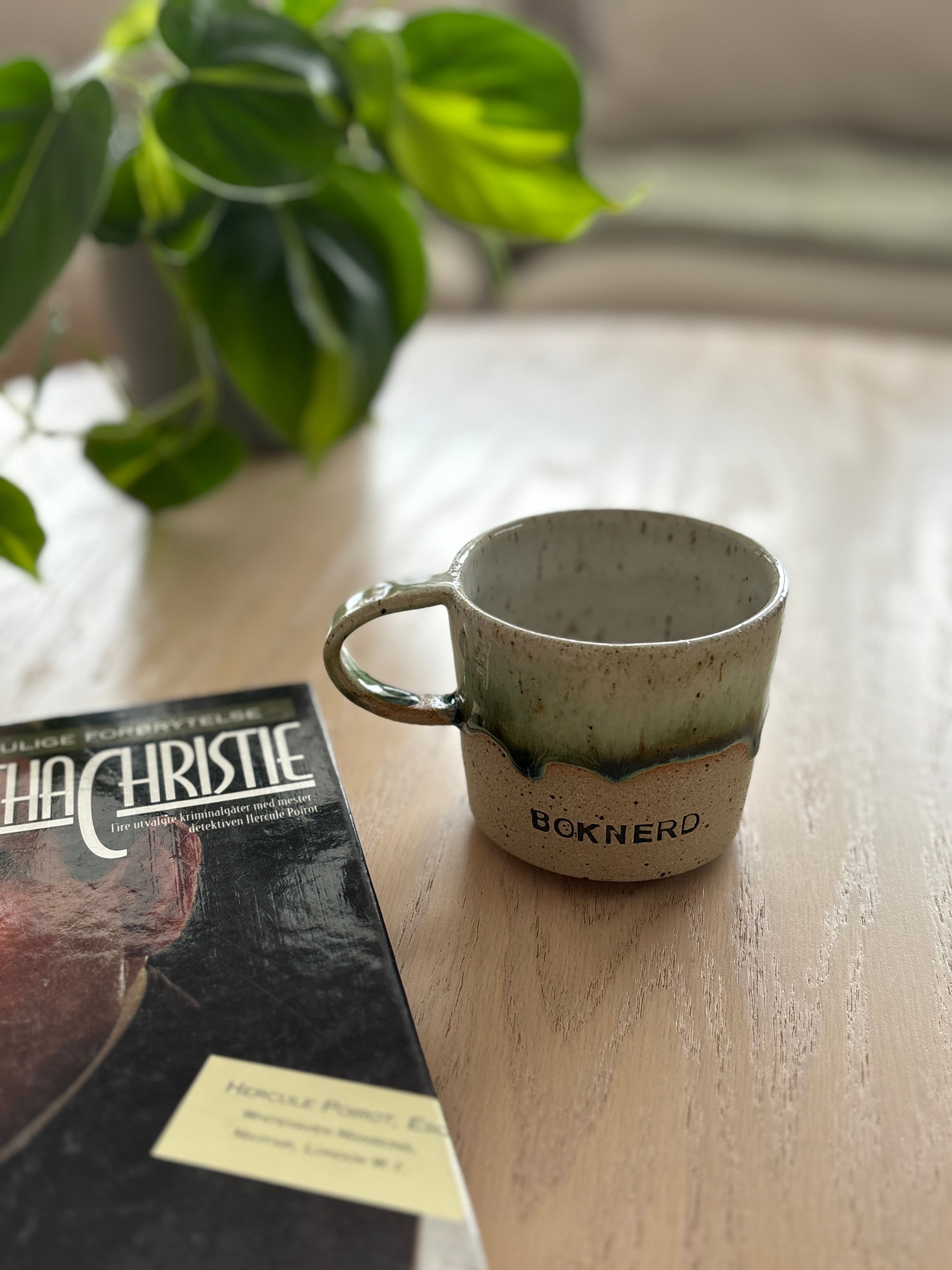 Boknerd kaffekopp - Håndlaget keramikk