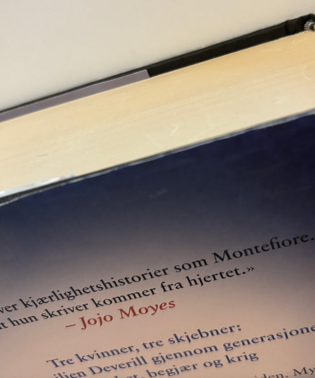 Montefiore, Santa: Deverill-slottets døtre