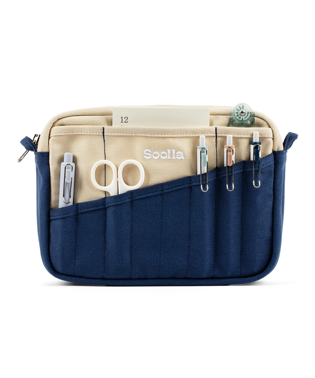 Forhåndsbestilling | Soolla® Studio Pouch | Marina | Veske for Skrivesaker