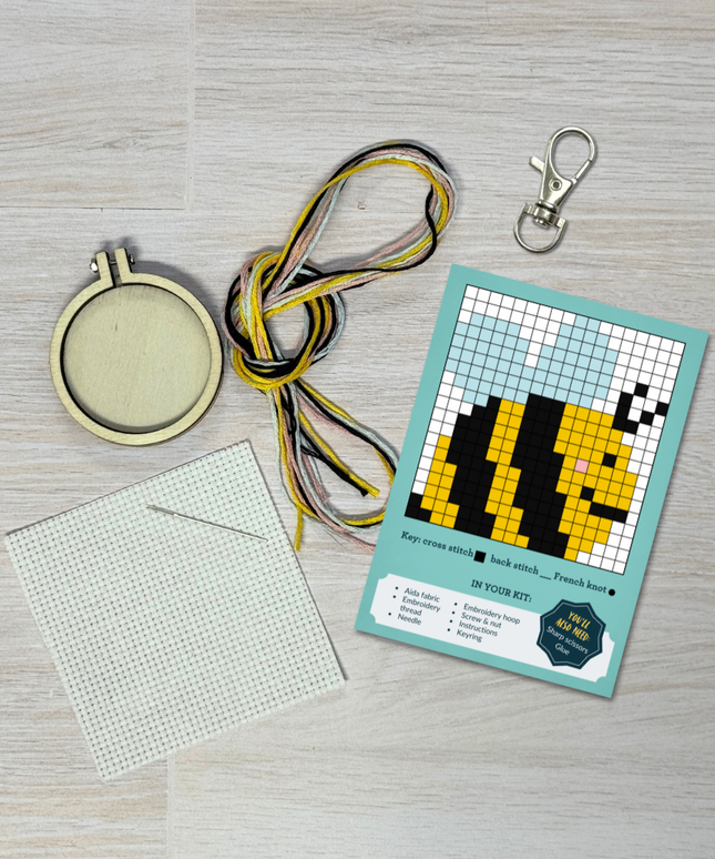 Bee Yourself! Mini Matchbox Broderingssett