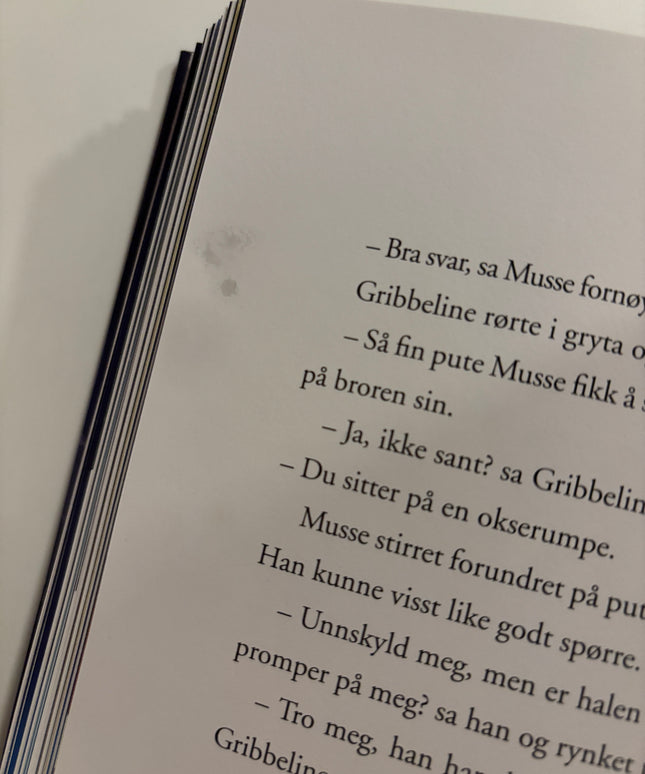 Brinck, Camilla: Musse & Helium - Mysteriet med hullet i veggen