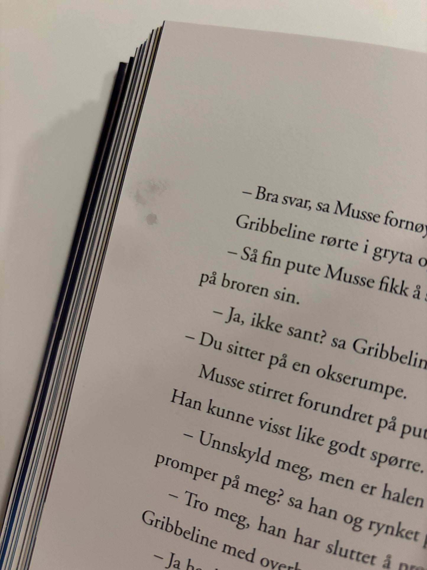 Brinck, Camilla: Musse & Helium - Mysteriet med hullet i veggen