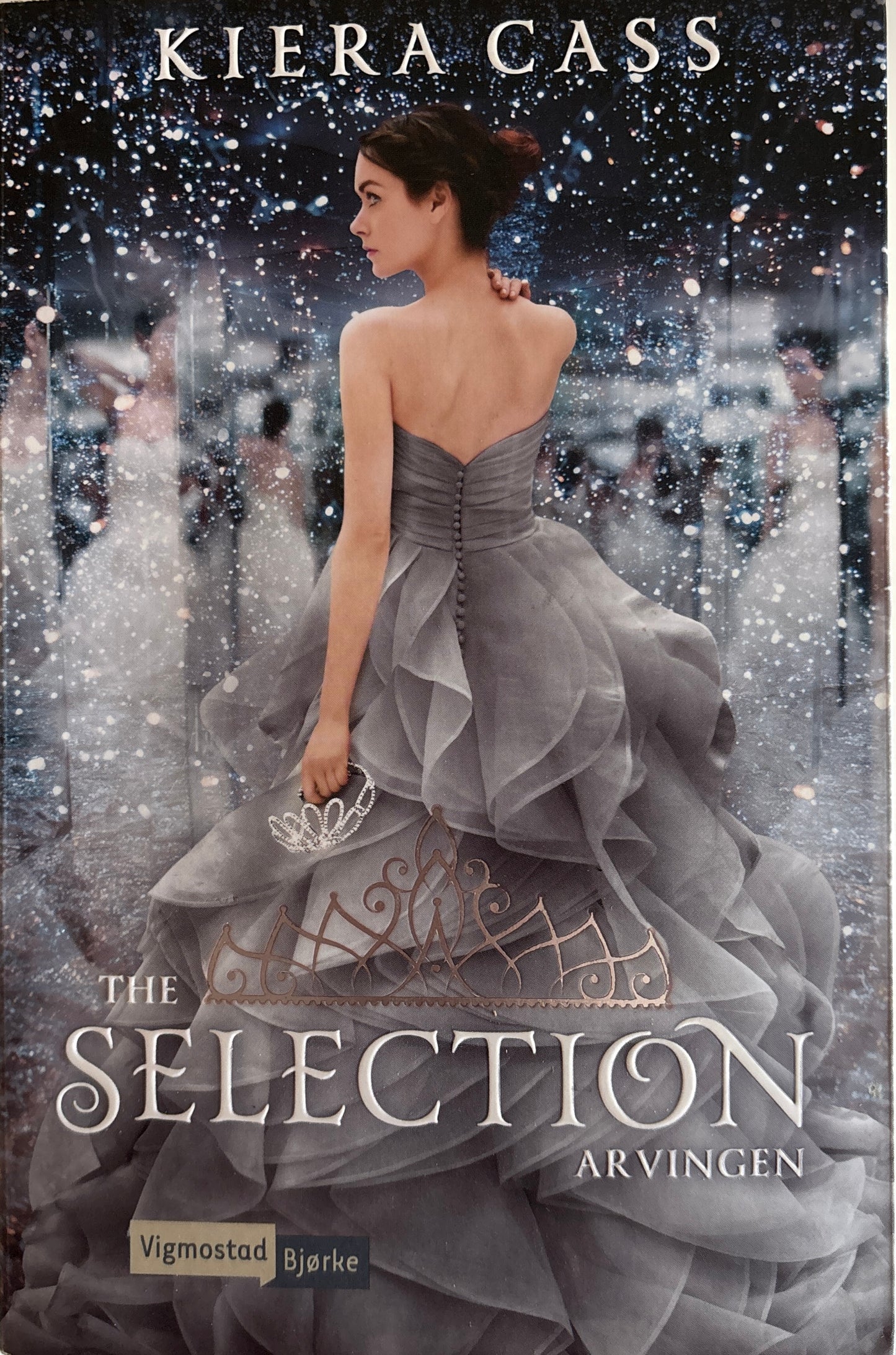 Kass, Ciera: The Selection: Arvingen