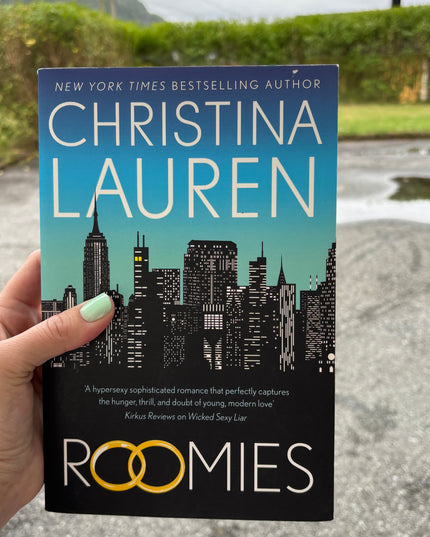 Lauren, Christina: Roomies