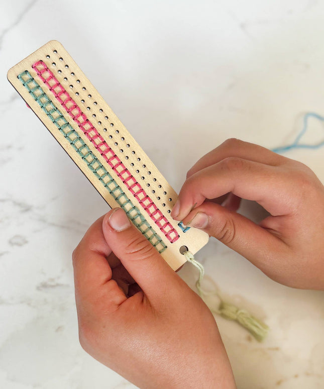 DIY Bokmerke | Lag Ditt Eget Broderte Bokmerke For Barn