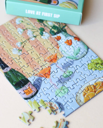 Love at First Sip Mini Puslespill, 99 Brikker
