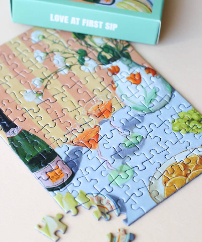 Love at First Sip Mini Puslespill, 99 Brikker