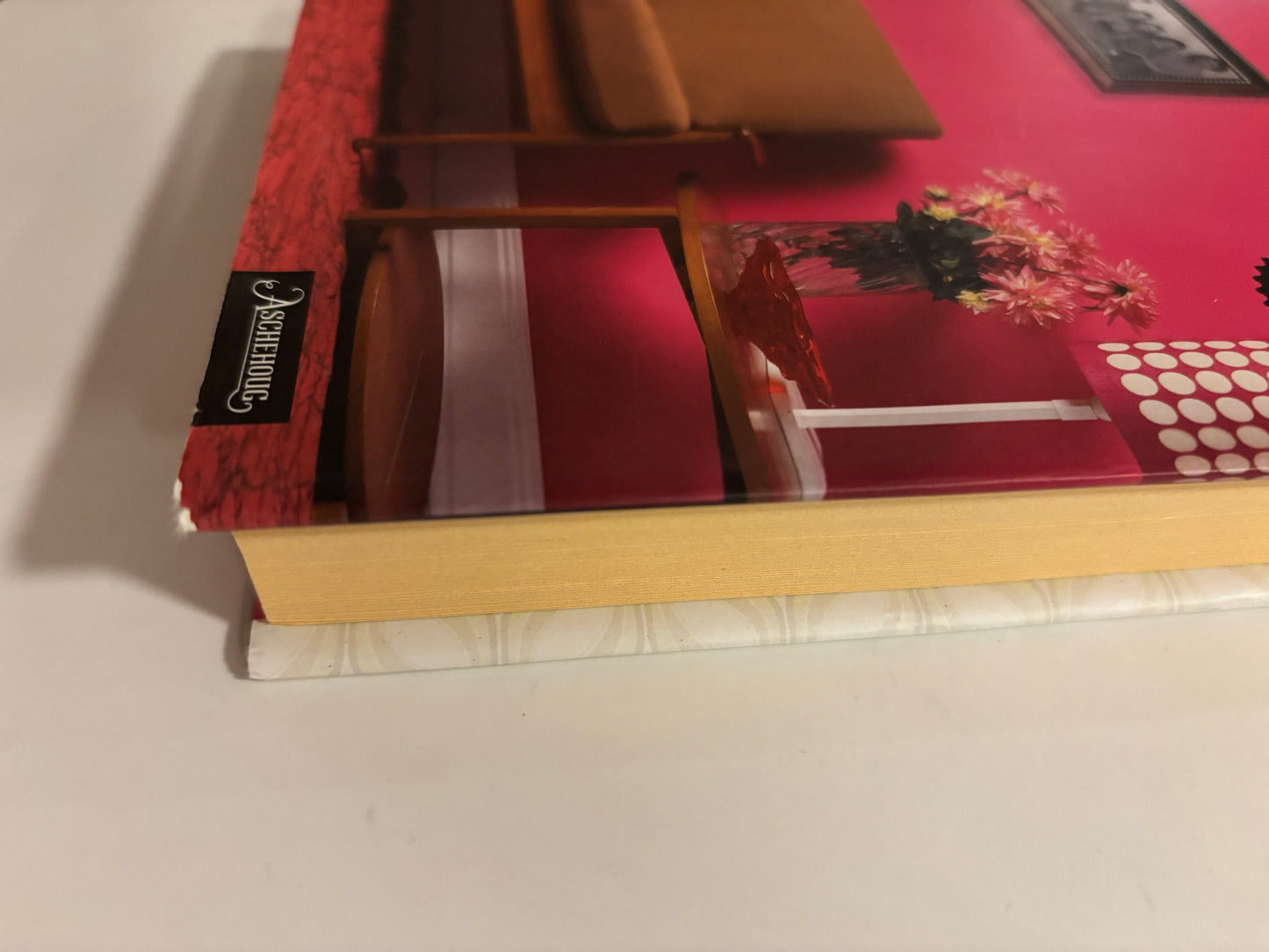 Flatland, Helga: En moderne familie