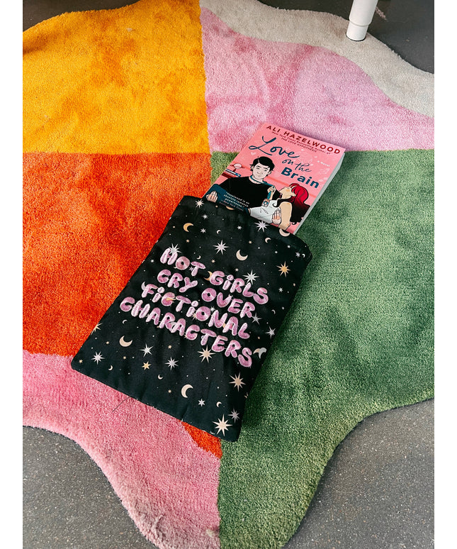 Hot Girls Cry Bokomslag / Booksleeve