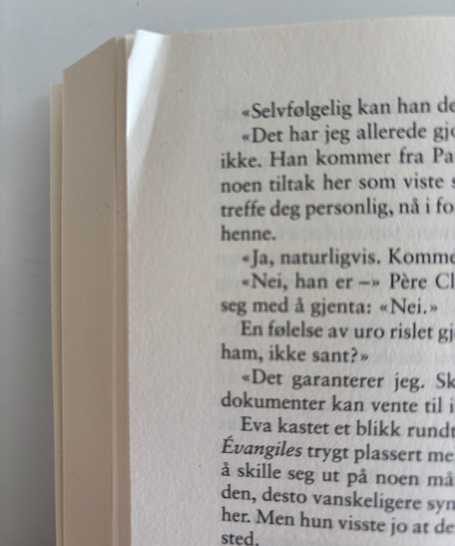Harmel, Kristin: Boken med glemte navn