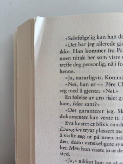 Harmel, Kristin: Boken med glemte navn