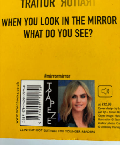 Delevingne, Cara: Mirror, mirror