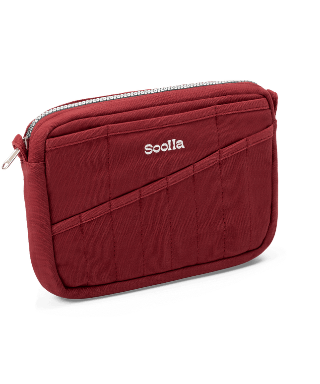 Forhåndsbestilling | Soolla® Studio Pouch | Sangria | Veske for Skrivesaker