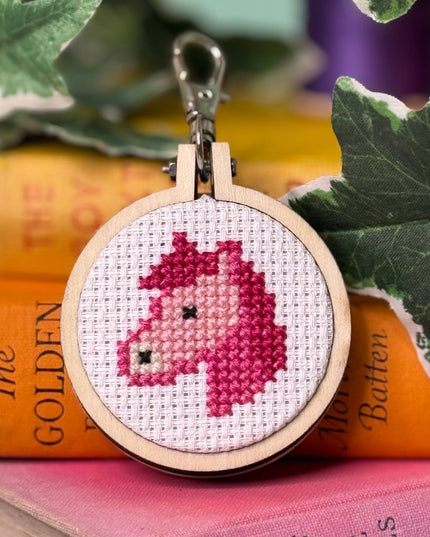 The Pink Pony Club (pony) Mini Matchbox Broderingssett
