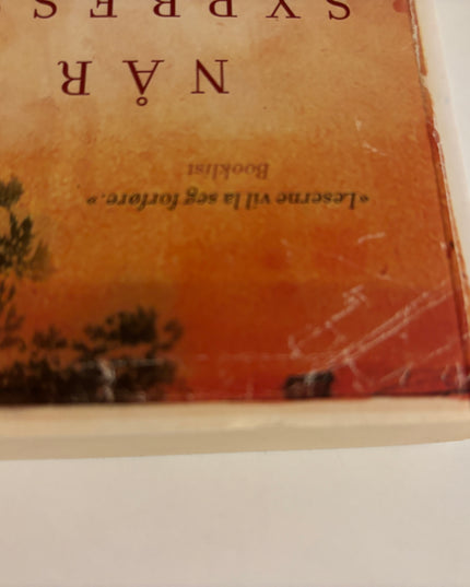 Manessis Corporon, Yvette: Når sypressene hvisker