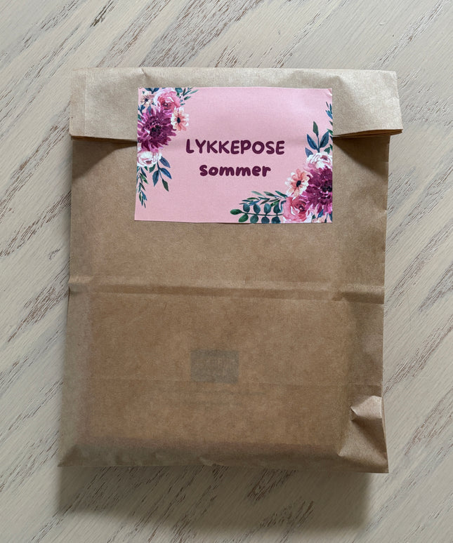 Forhåndsbestilling | Stor Lykkepose Sommer | Overraskelsespose med klistremerkeark, washitape og andre fine småsaker
