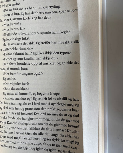 Ferrante, Elena: Svikne dagar