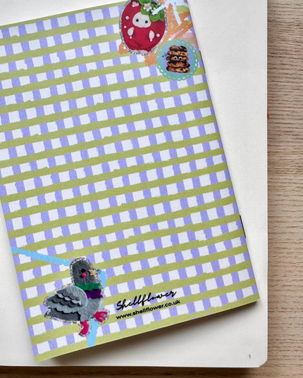 Klistremerkebok | A6 Gingham Sticker Keeper