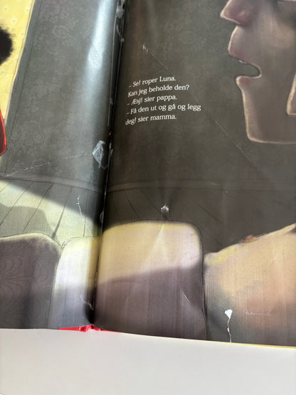 Asaito, Lisa: En fisk til Luna