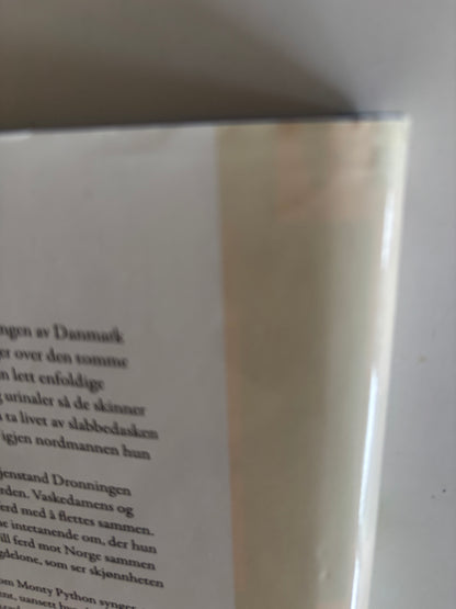 Sletten Kolloen, Ingar: Den tomme plassen i vitrineskapet