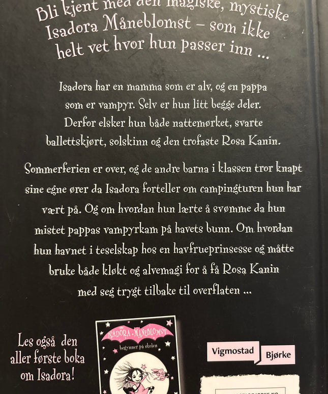Muncaster, Harriet: Isadora Måneblomst på campingtur