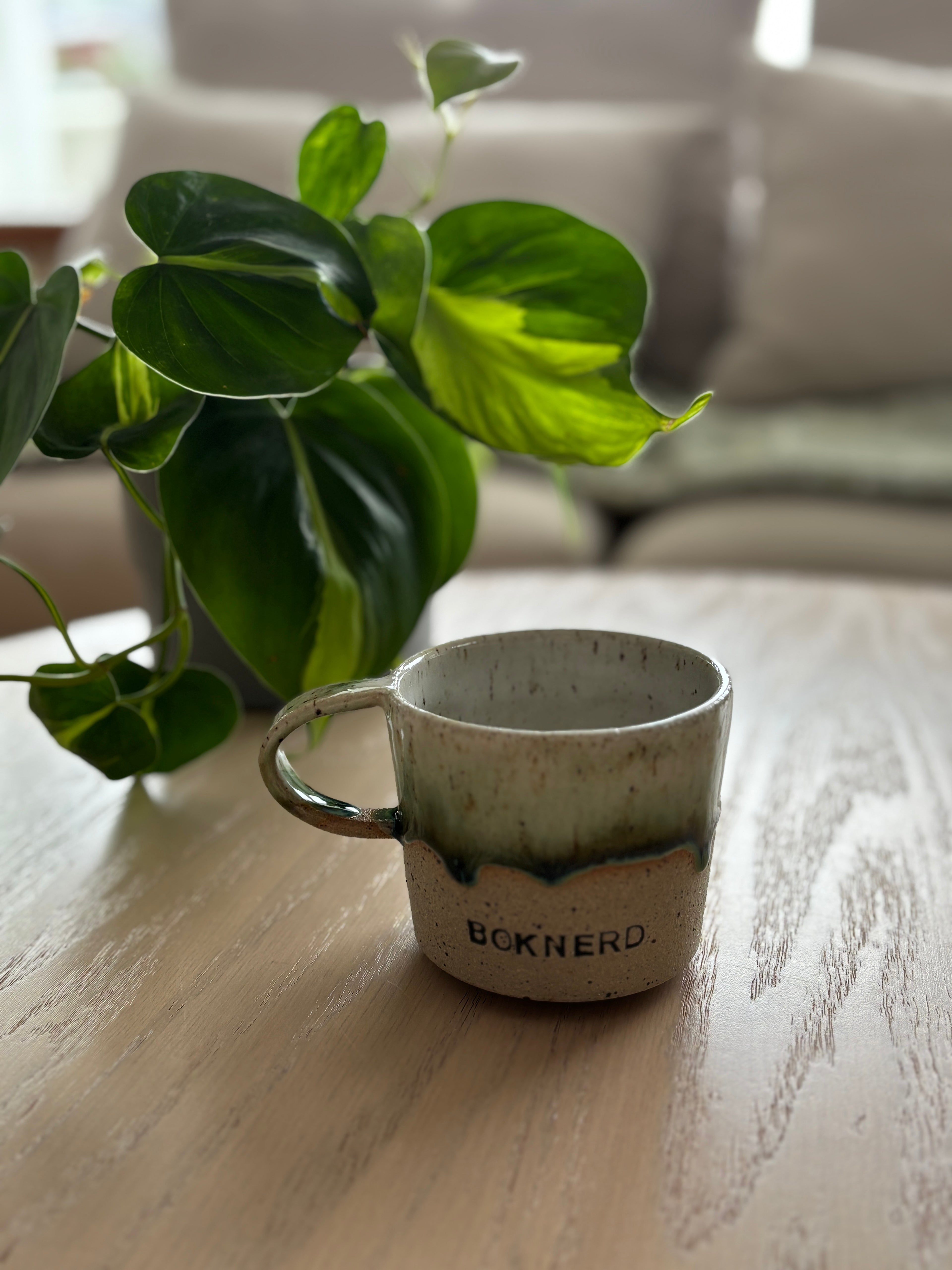 Boknerd kaffekopp - Håndlaget keramikk