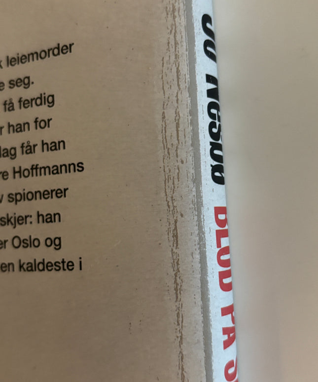 Nesbø, Jo: Blod på snø