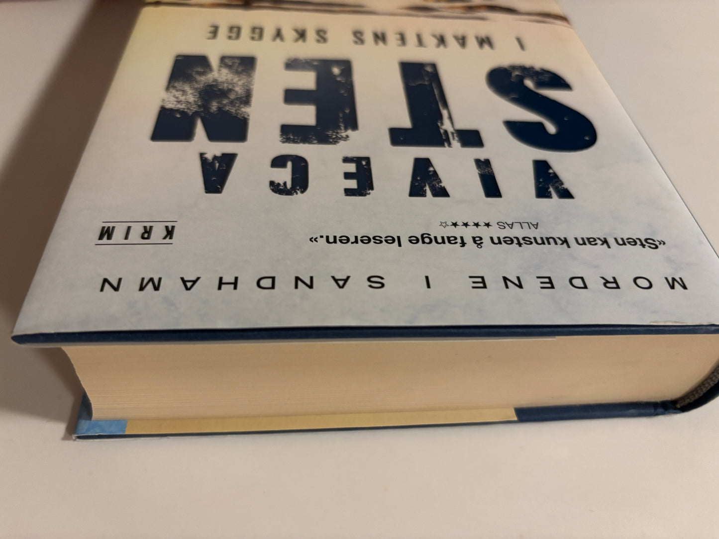 Sten, Viveca: I maktens skygge