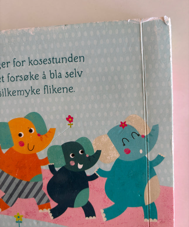 Goboken: En elefant kom marsjerende