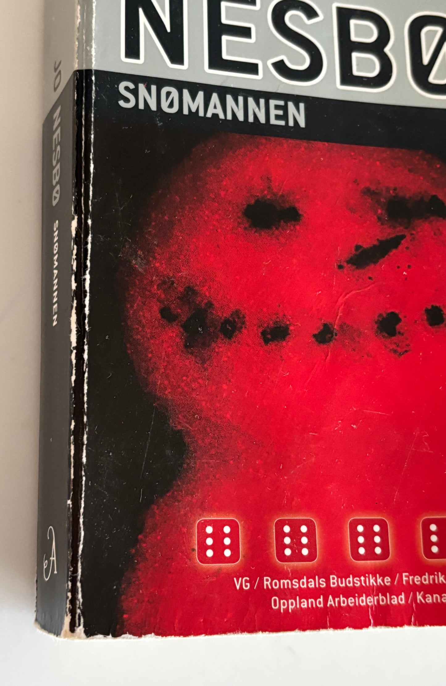 Nesbø, Jo: Snømannen