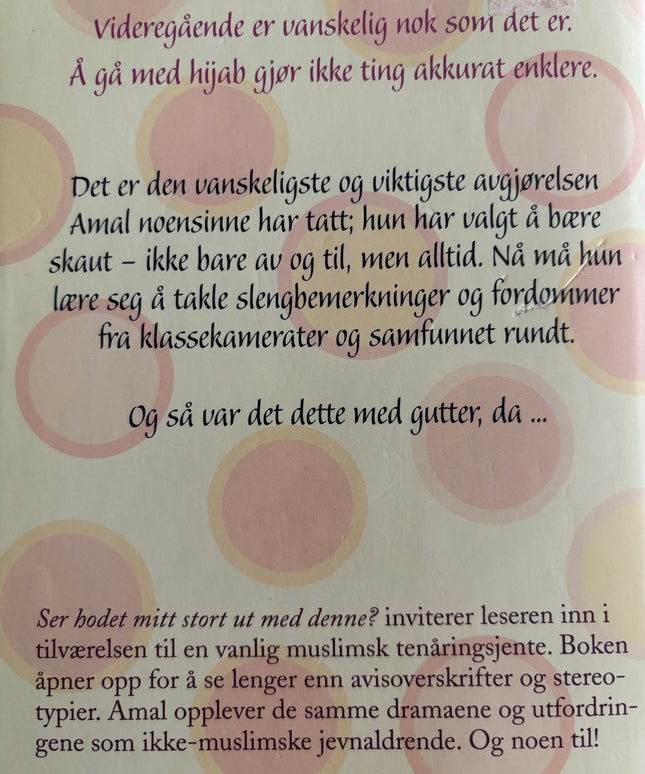 Abdel-Fattah, Randa: Ser hodet mitt stort ut med denne?