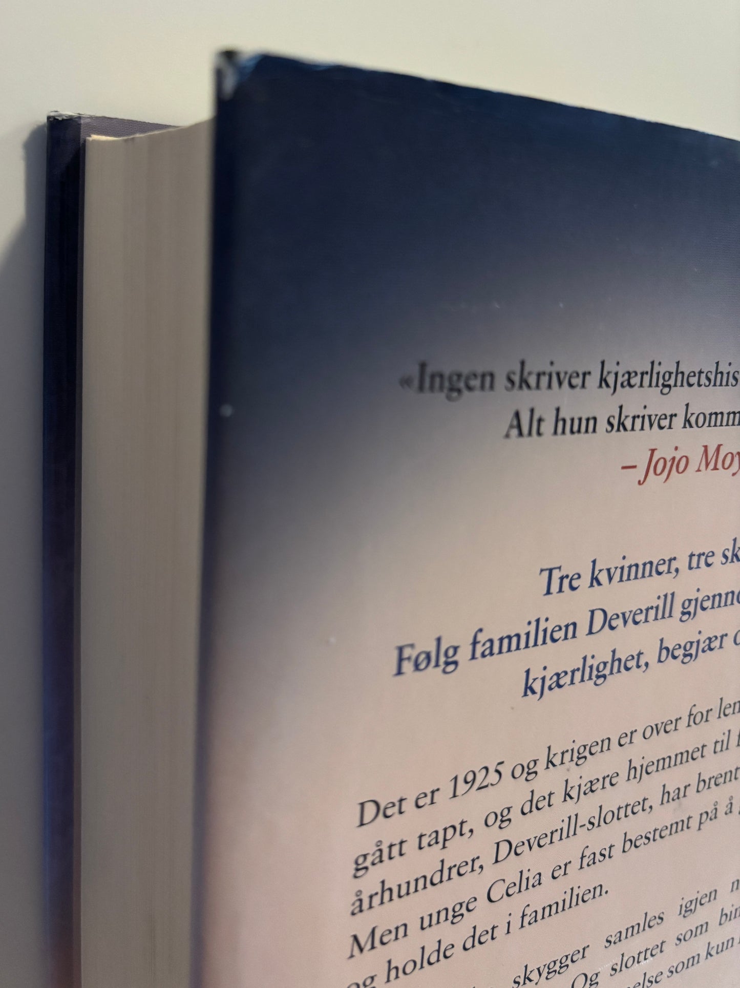 Montefiore, Santa: Deverill-slottets døtre