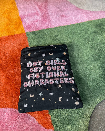 Hot Girls Cry Bokomslag / Booksleeve
