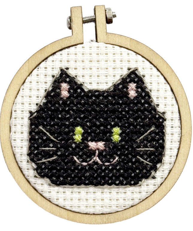 You're purr-fect! Mini Matchbox Broderingssett